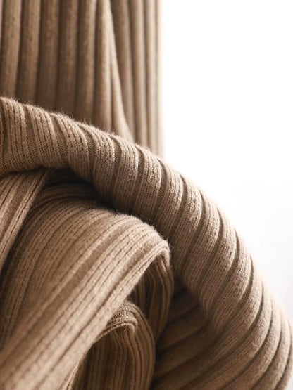 Midi jumper dress — Ribbed texture of a beige cotton blend knit fabric, close up view — 29 — view 34