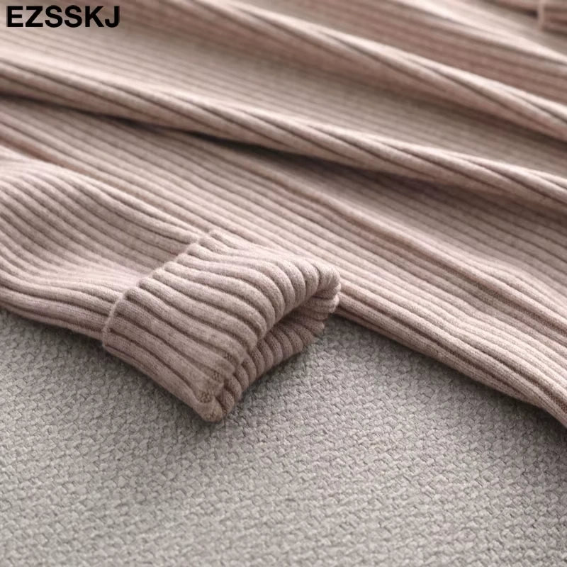 Ribbed knit fabric detail of a women's slim fit midi jumper dress, close up view — 28 — view 33