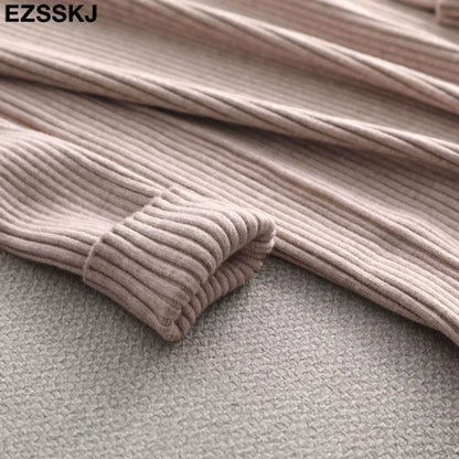 Ribbed knit fabric detail of a women's slim fit midi jumper dress, close up view — 28 — view 33