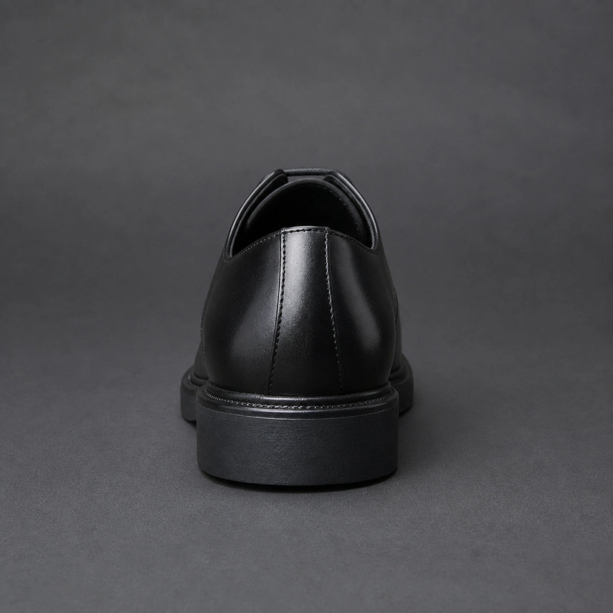 oxford shoes — Black Derby shoe direct rear view — view 4