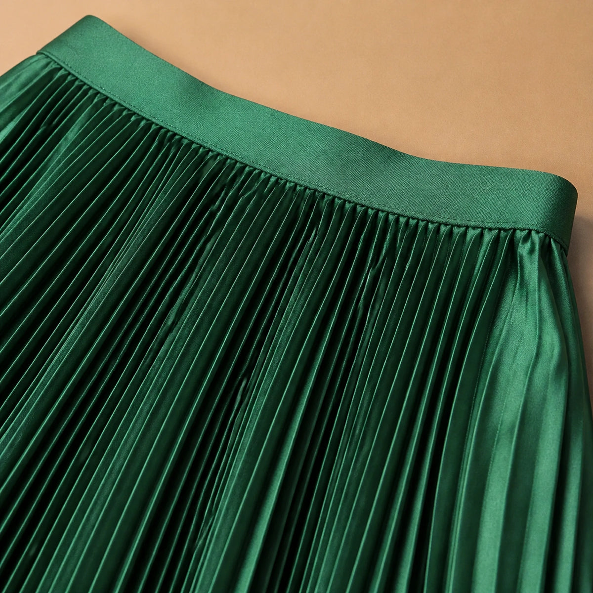 pleated skirt — Emerald green skirt elastic waistband and fine pleat detail — view 8